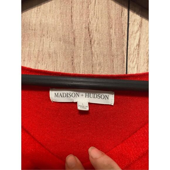 Madison + Hudson Large NWT red heart sweater pullover Valentines love - Picture 5 of 7